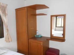 Four Sons Inn Бангкок Экстерьер фото