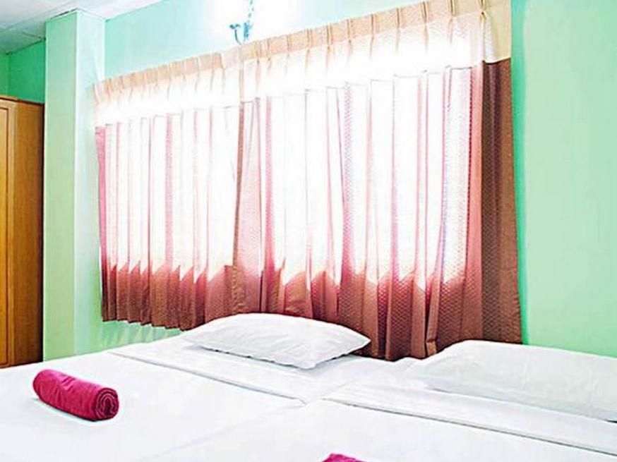 Four Sons Inn Бангкок Экстерьер фото